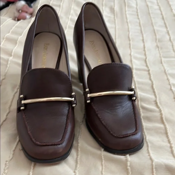 Elegant Brown Loafers for Women - Picture 3 of 8